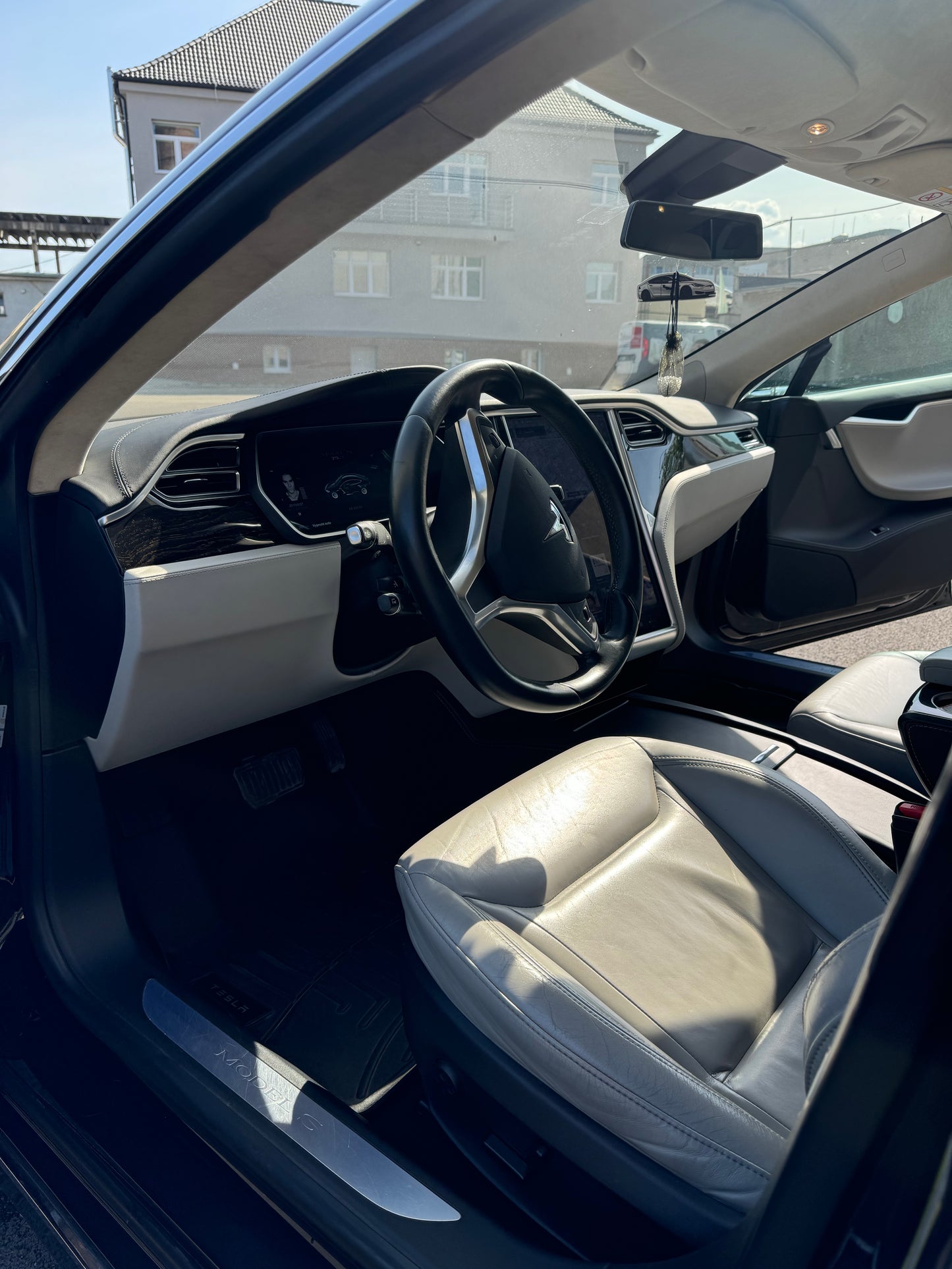 Tesla Model S 75D AWD