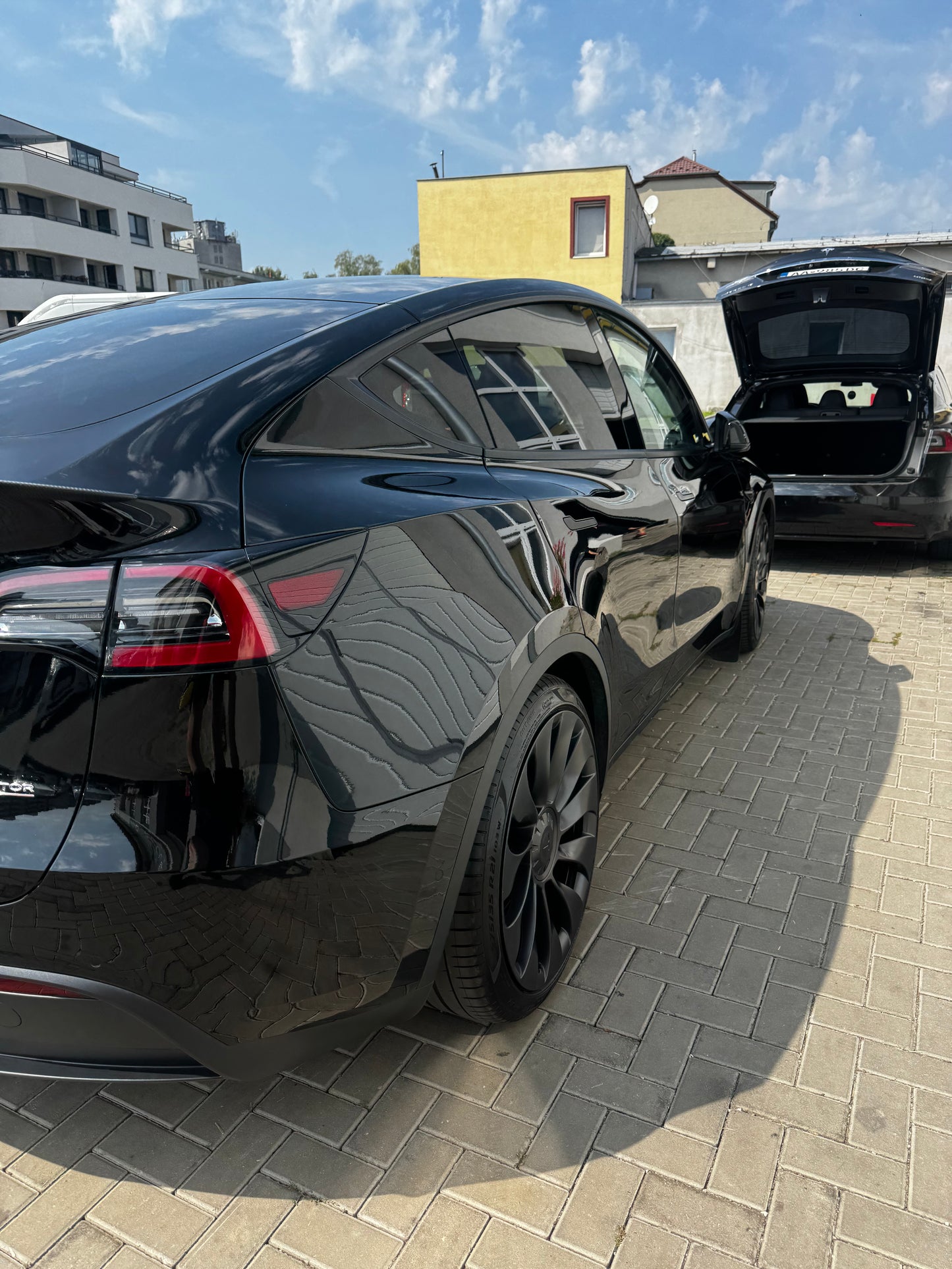 Tesla Model Y PERFORMANCE