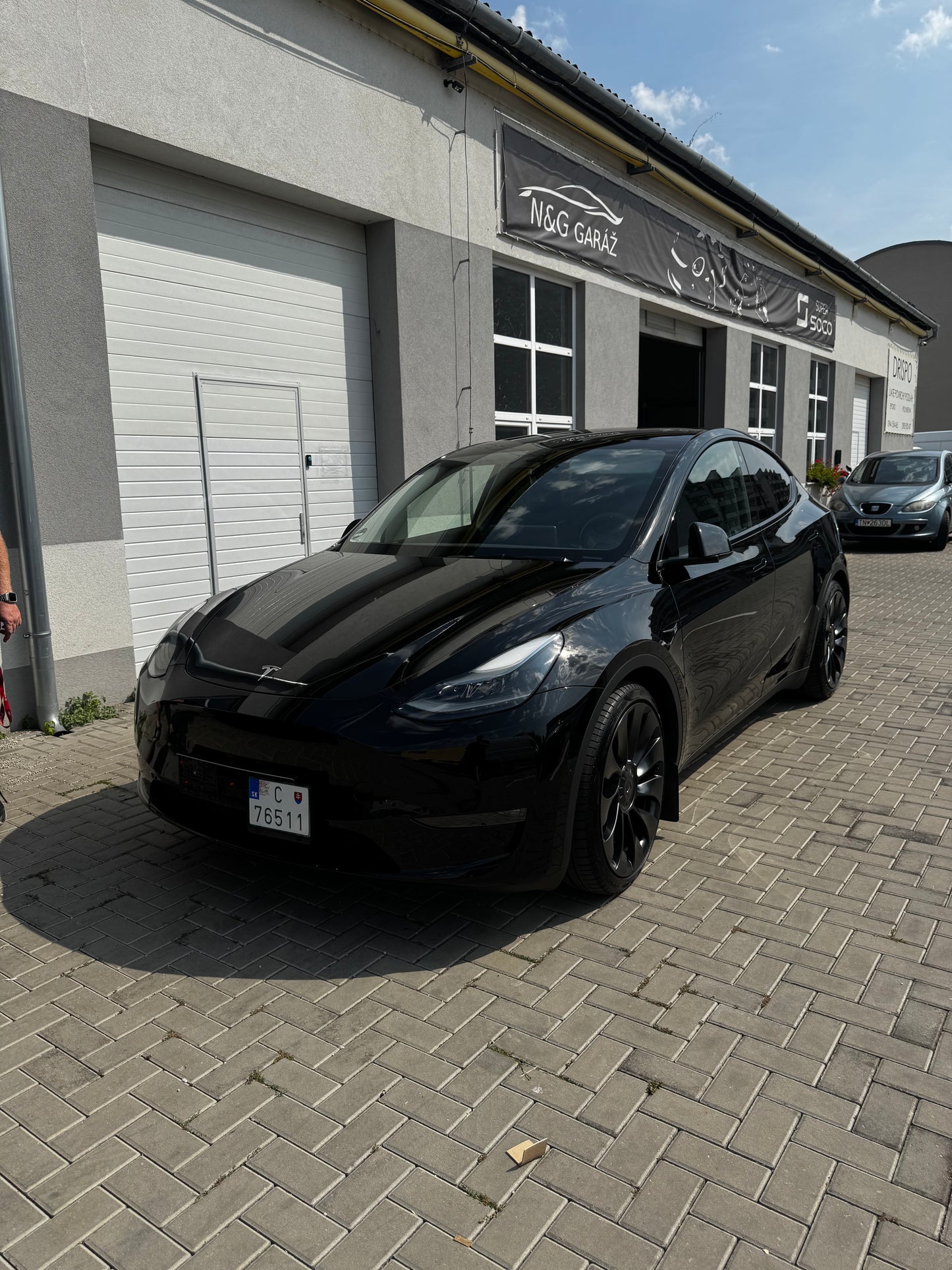Tesla Model Y PERFORMANCE