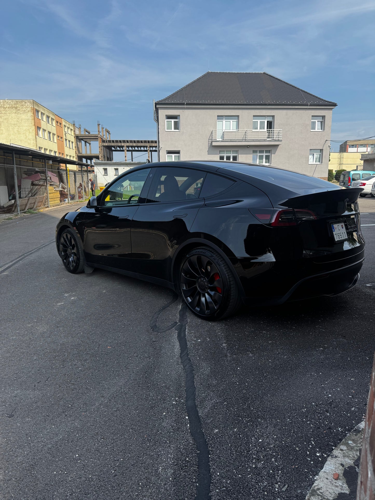 Tesla Model Y PERFORMANCE